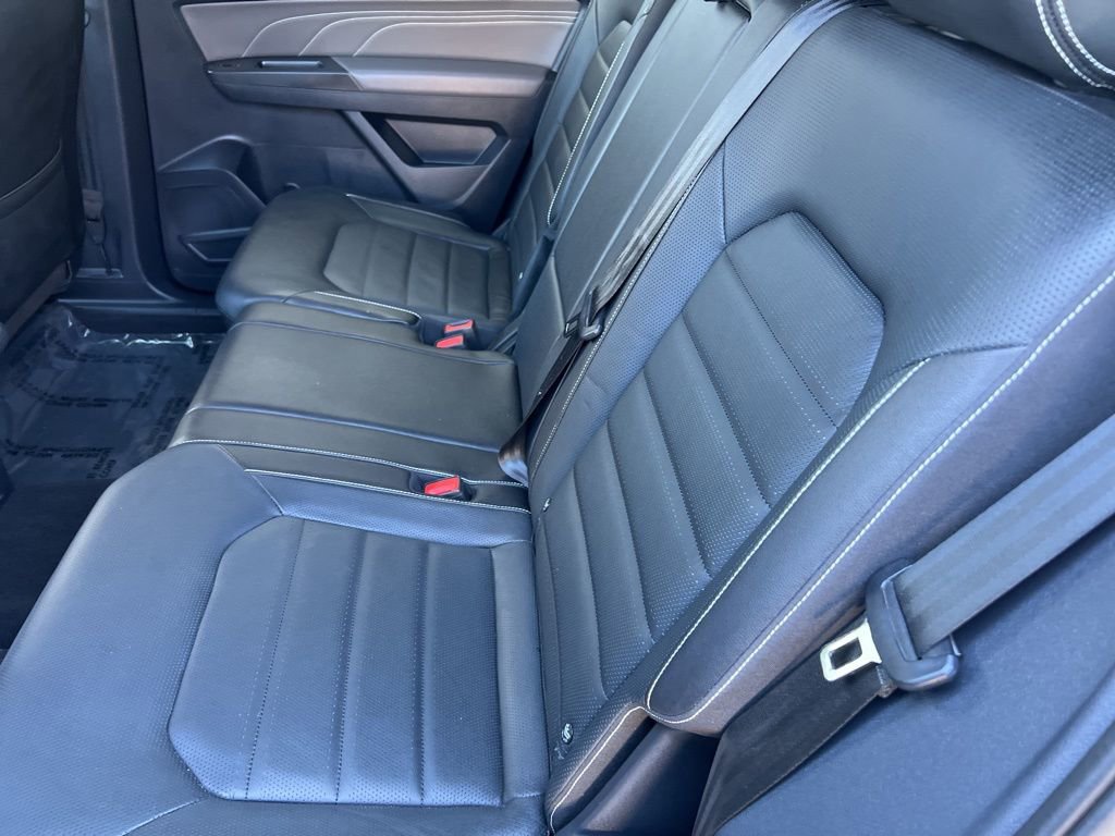 Certified 2023 Volkswagen Atlas Cross Sport SEL Premium R-Line image 28