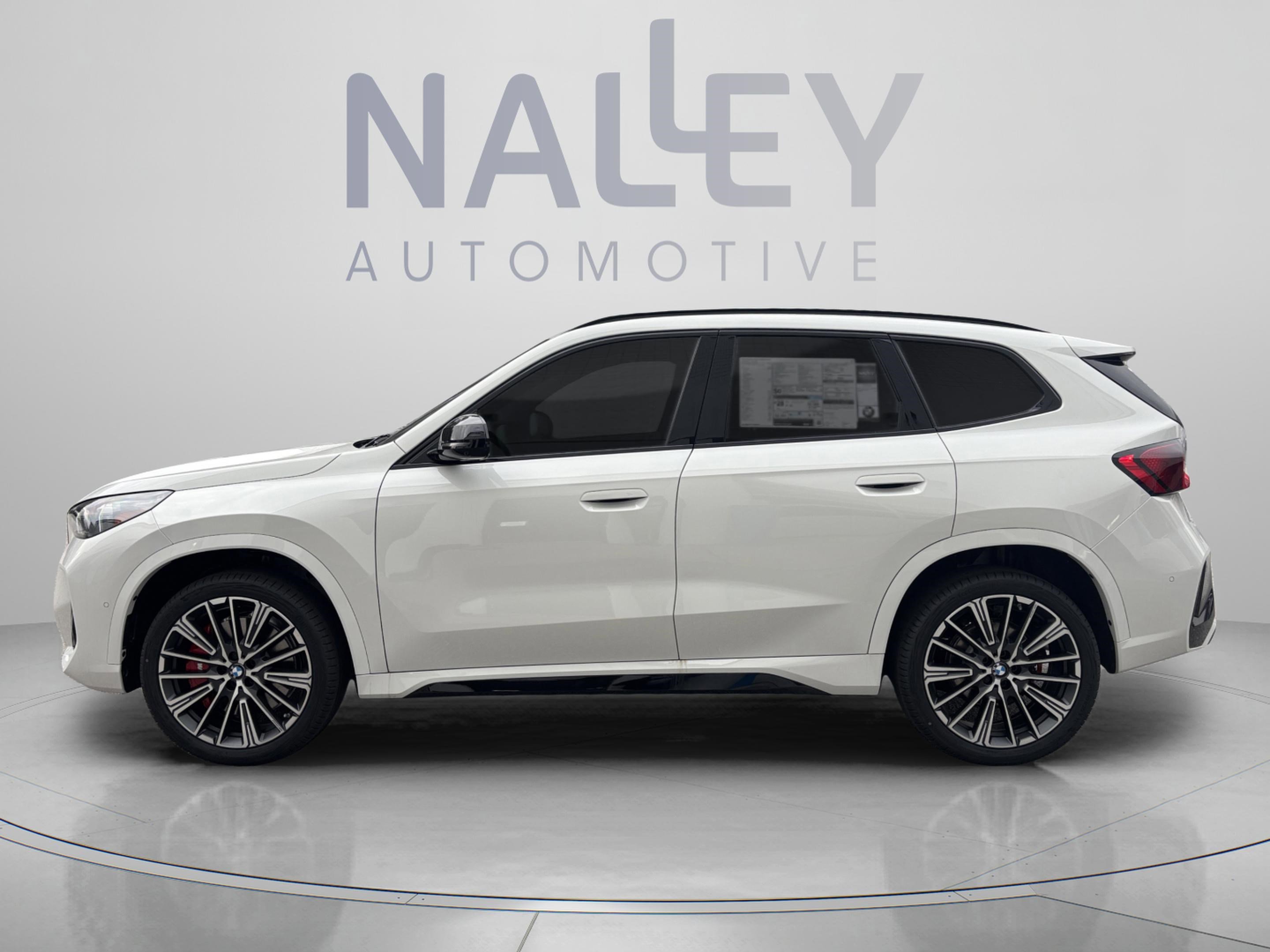 Used 2026 BMW X1 xDrive28i w/ Technology Package image 2