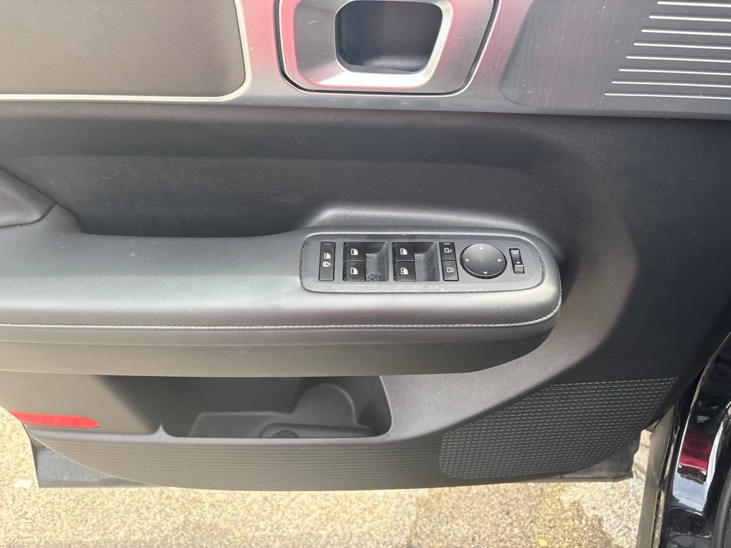 Used 2024 Hyundai Santa Fe SEL FWD image 9