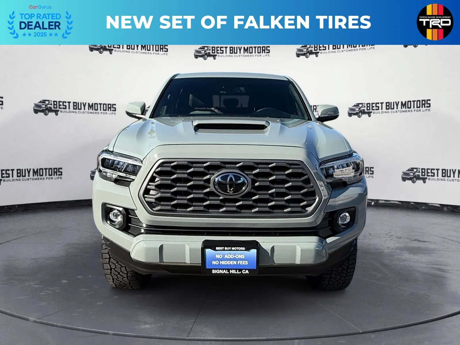 Used 2022 Toyota Tacoma TRD Sport w/ Technology Package AWD/4WD image 2