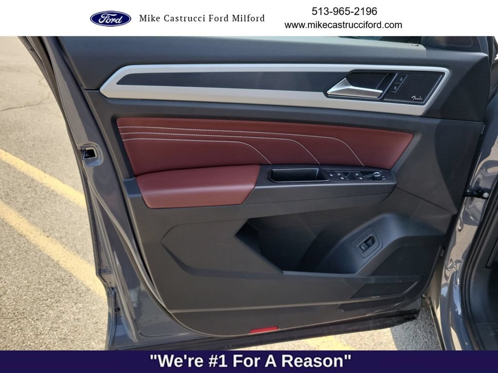 Used 2023 Volkswagen Atlas Cross Sport SEL Premium R-Line AWD/4WD image 24