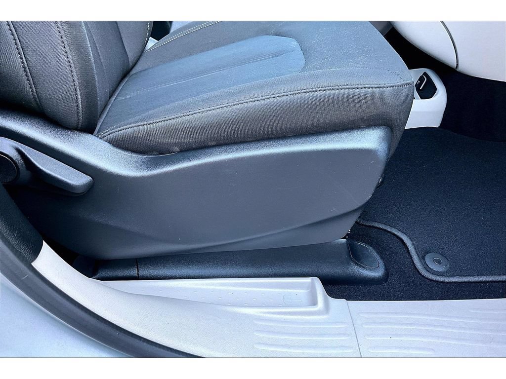 Certified 2024 Chrysler Voyager LX FWD image 51