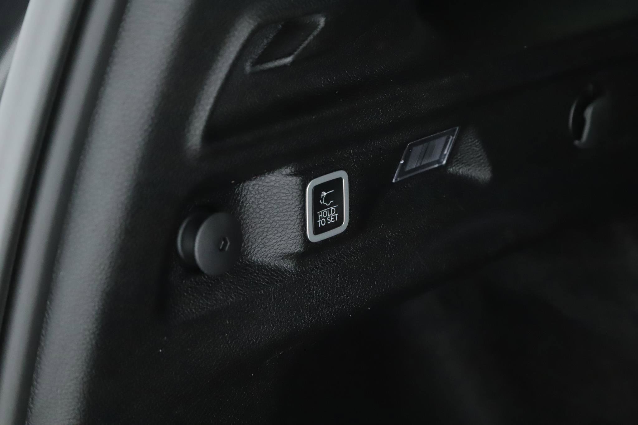 Used 2023 Jeep Grand Cherokee L Laredo image 20