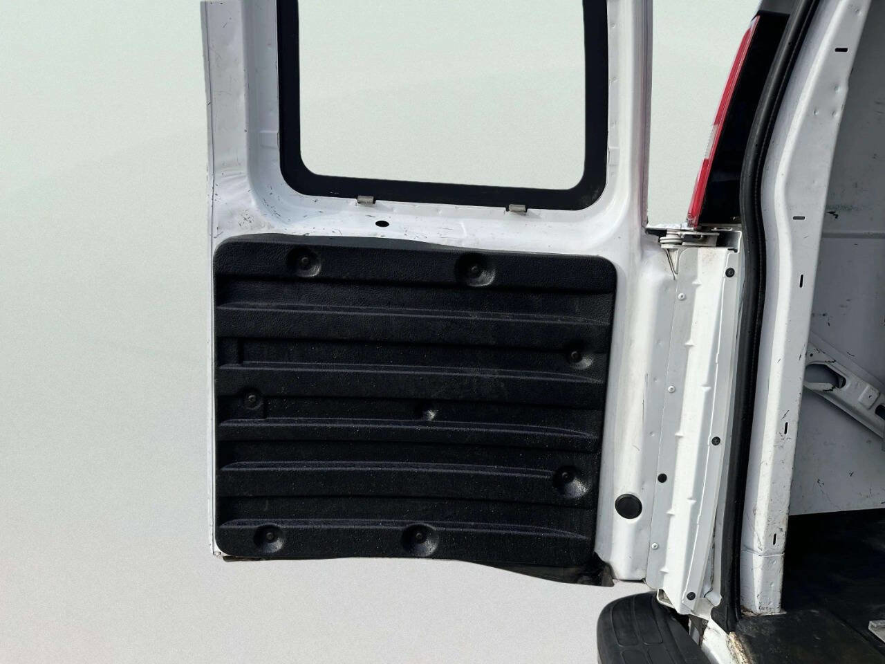 Used 2016 Chevrolet Express 2500 2500 3dr Cargo Van image 23