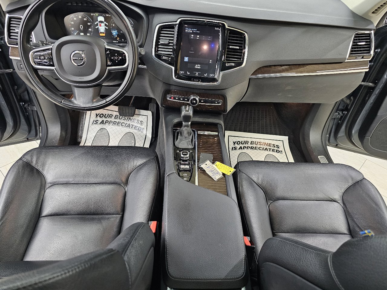 Used 2016 Volvo XC90 T6 Momentum w/ Momentum Plus Package image 32