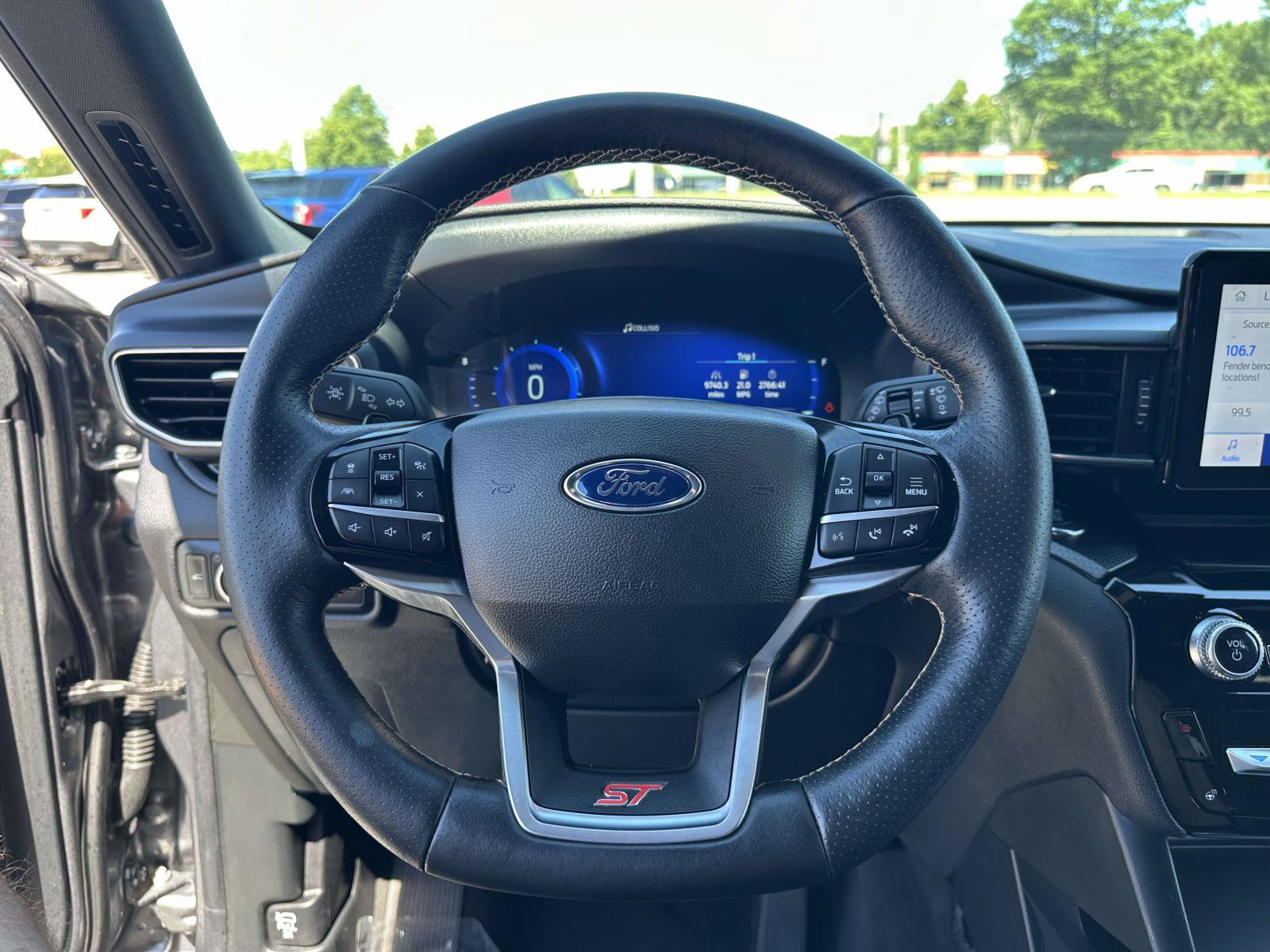Used 2022 Ford Explorer ST AWD/4WD image 13