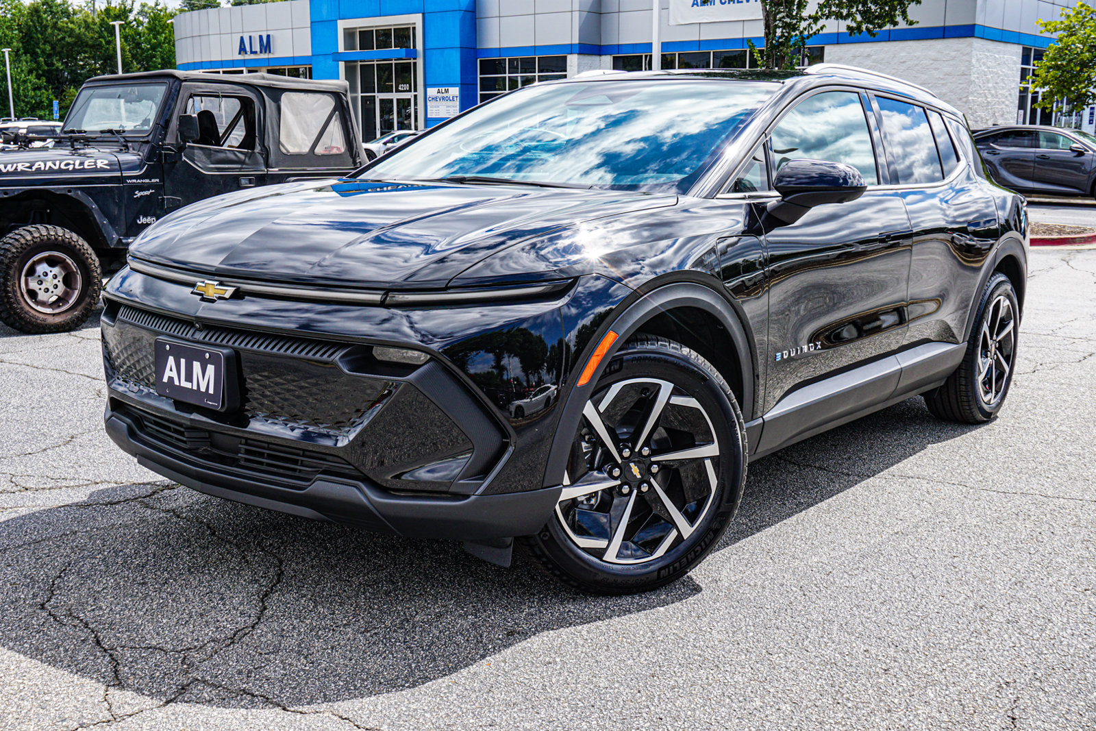 New 2026 Chevrolet Equinox EV LT AWD/4WD image 2