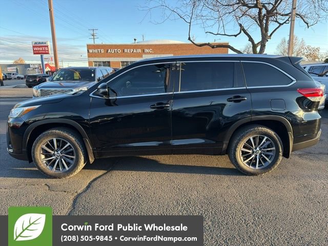 Used 2018 Toyota Highlander XLE w/ Carpet Mat Package (TMS) image 8