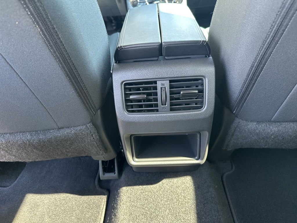 Used 2025 Nissan Rogue S image 12