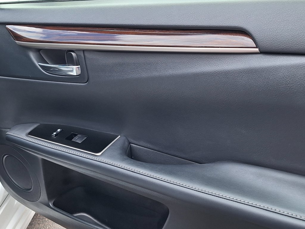 Used 2017 Lexus ES 350 w/ Luxury Package FWD image 29