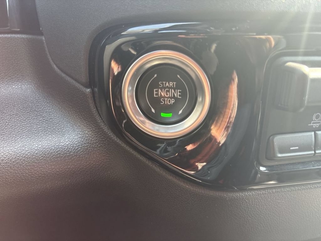 Used 2022 Chevrolet Silverado 1500 ZR2 AWD/4WD image 17