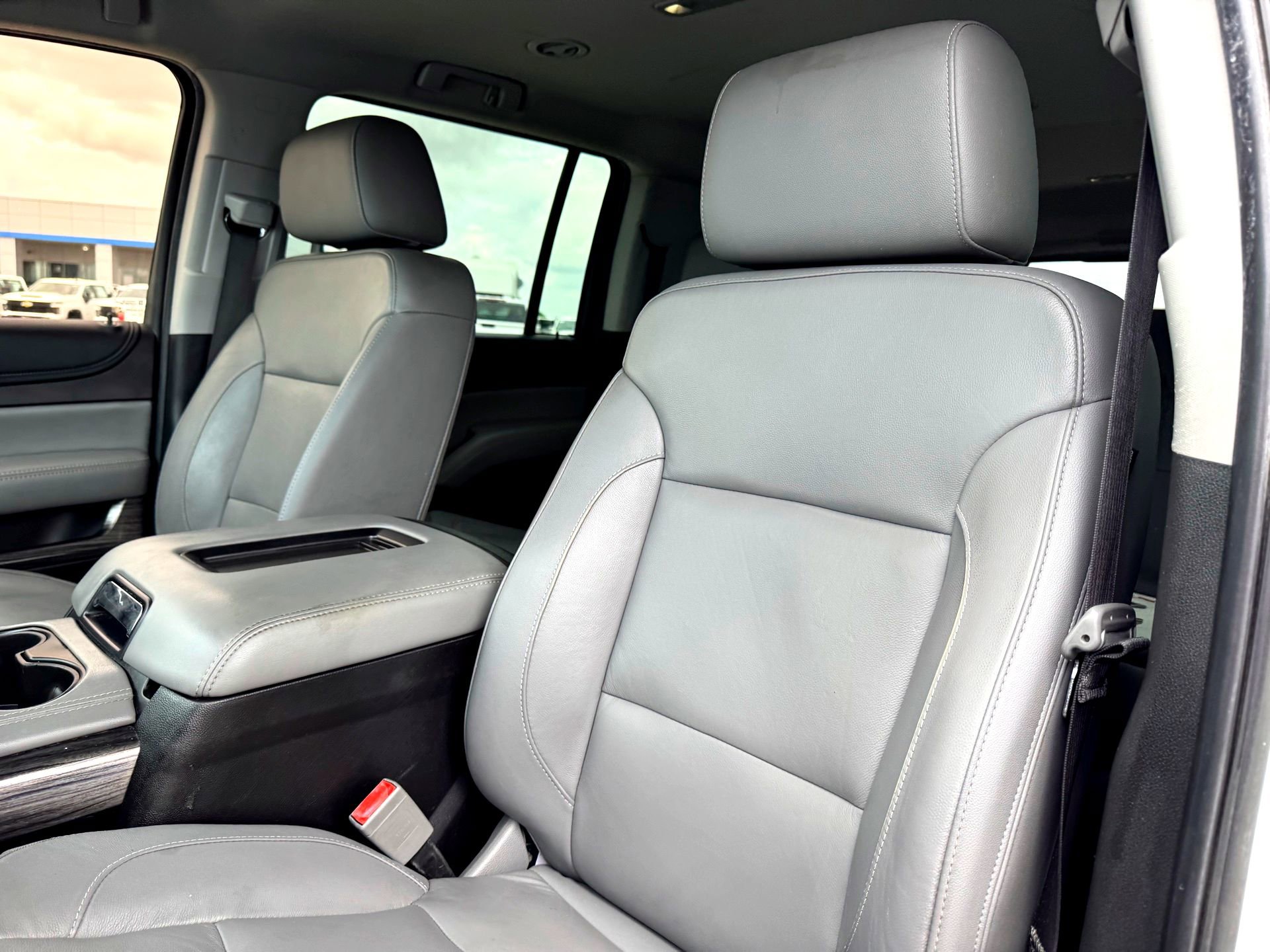 Used 2018 Chevrolet Suburban LT RWD image 13