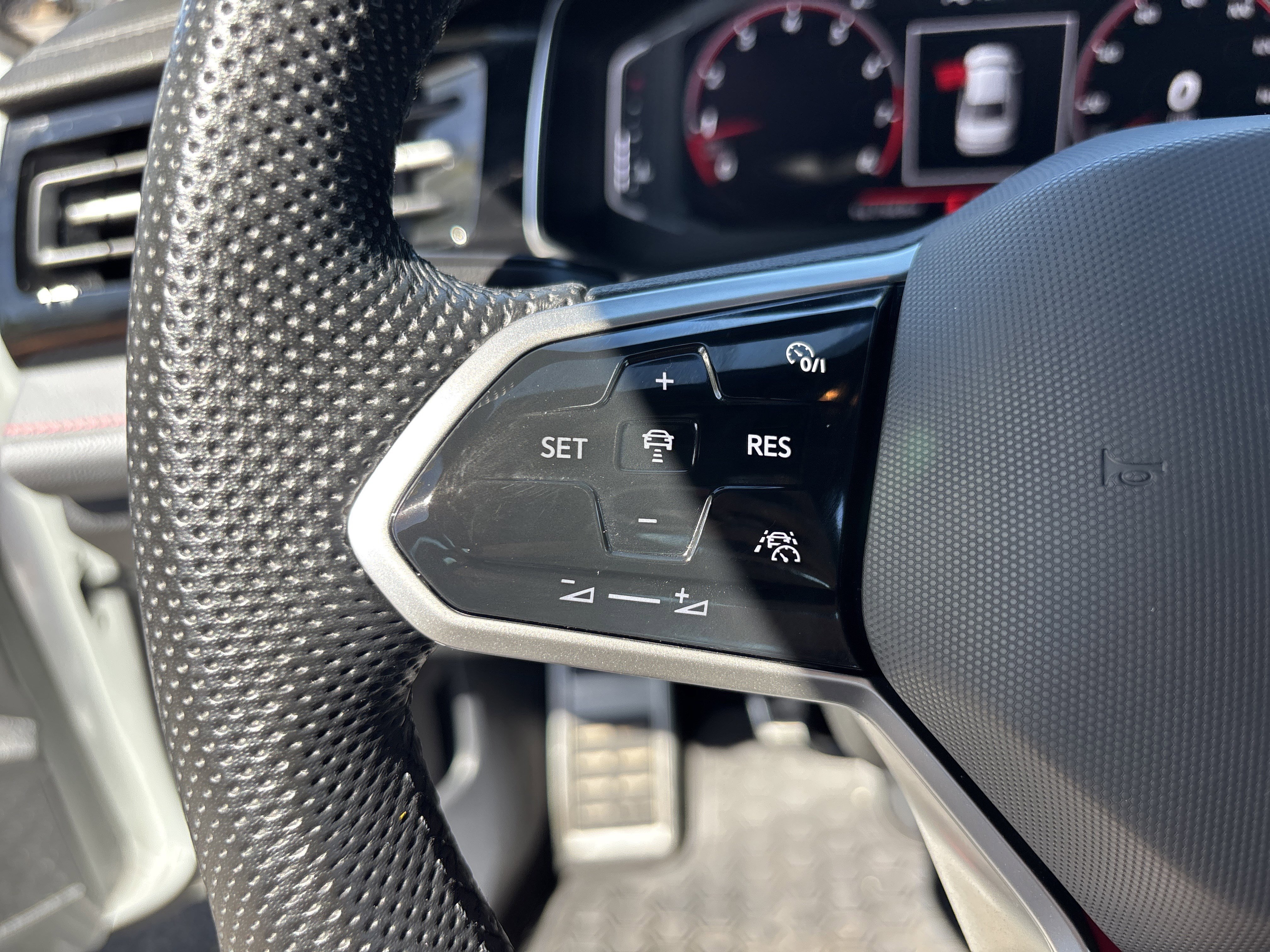 Used 2025 Volkswagen Jetta GLI Autobahn image 26