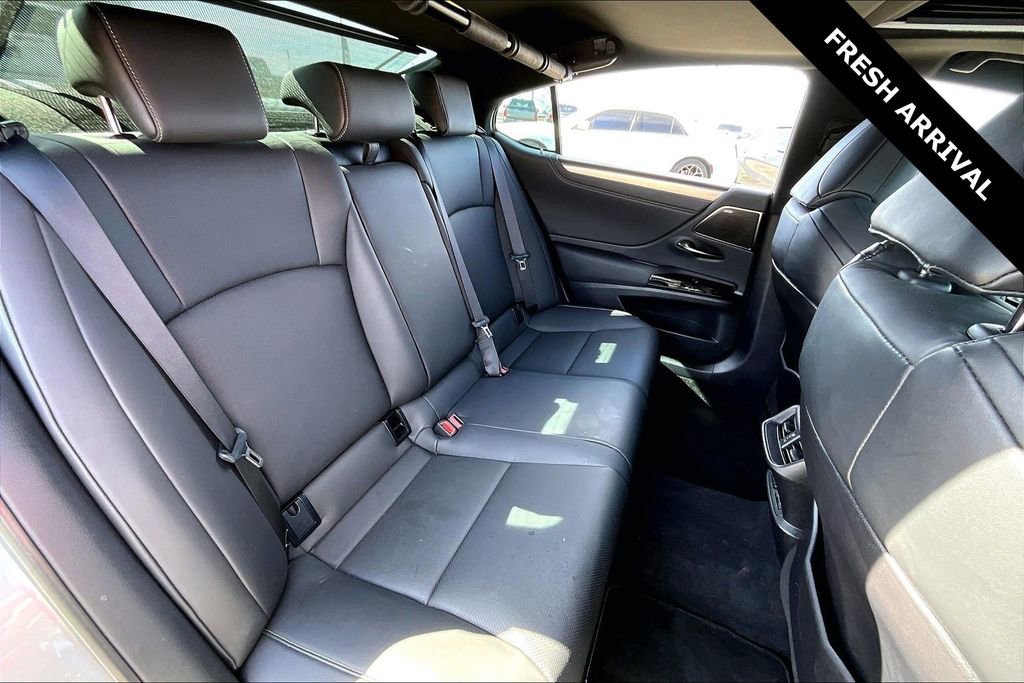 Used 2024 Lexus ES 350 F Sport w/ Accessory Package (Z2) image 24