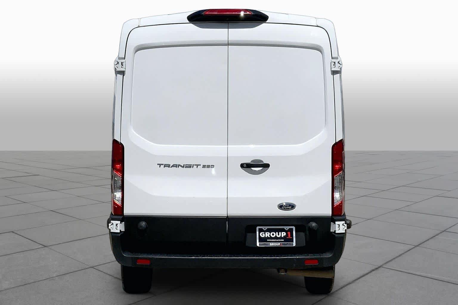 Used 2024 Ford Transit 250 148 Medium Roof RWD image 5
