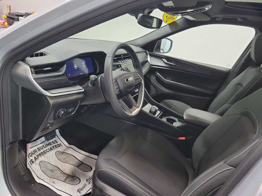 Used 2024 Jeep Grand Cherokee L Laredo AWD/4WD image 30