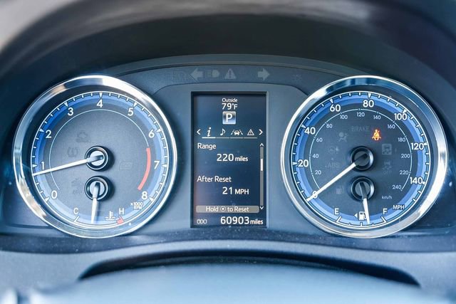 Used 2017 Toyota Corolla SE w/ SE Premium Package image 18