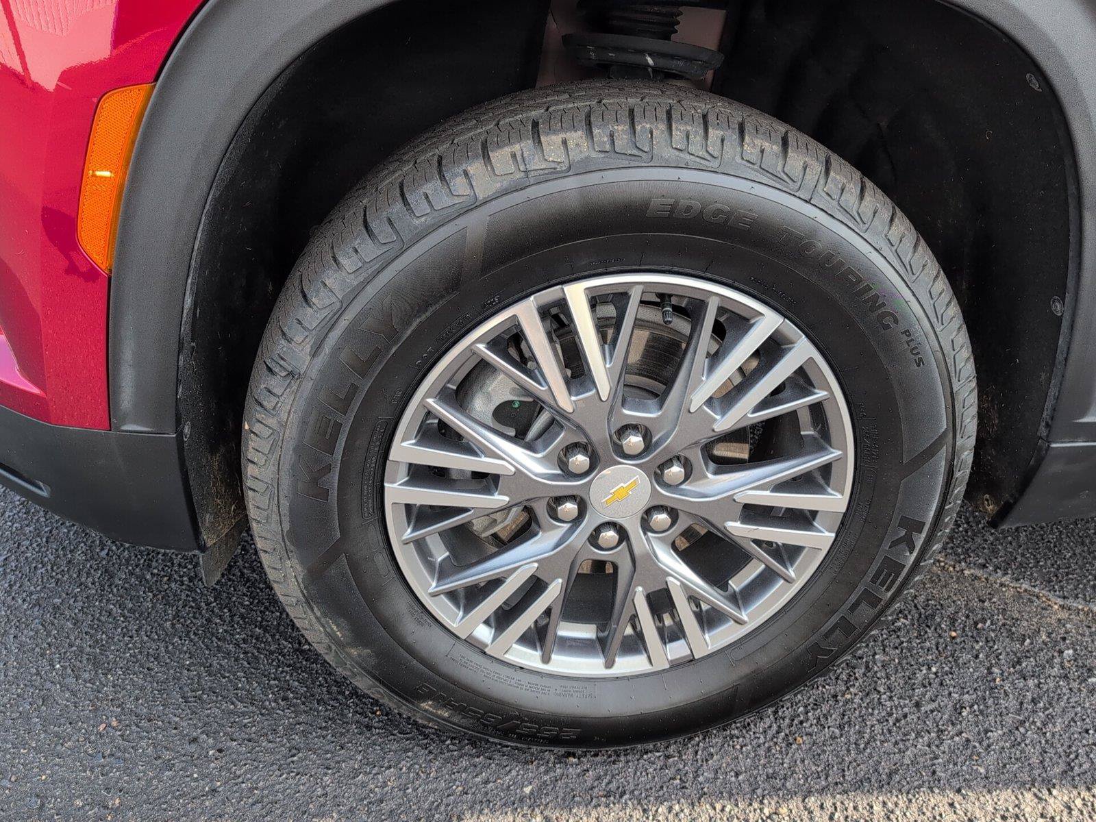Certified 2025 Chevrolet Traverse LT FWD image 11