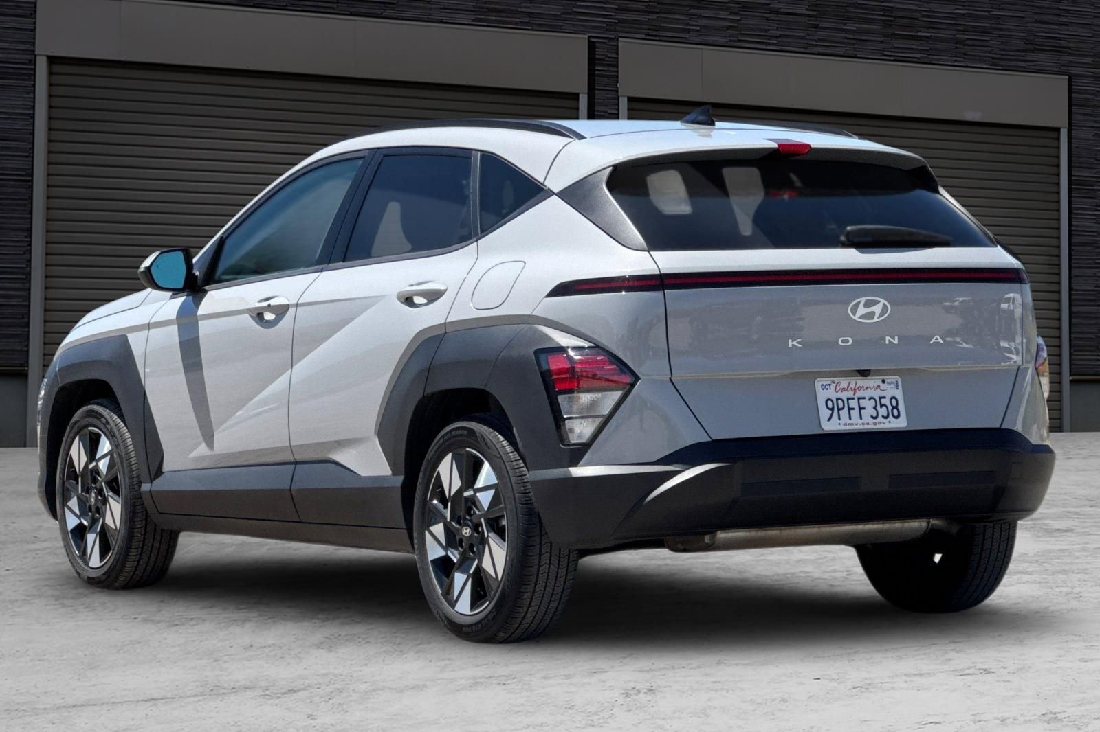 Used 2025 Hyundai Kona SEL FWD image 6