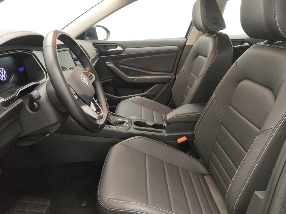 Used 2024 Volkswagen Jetta SE FWD image 17