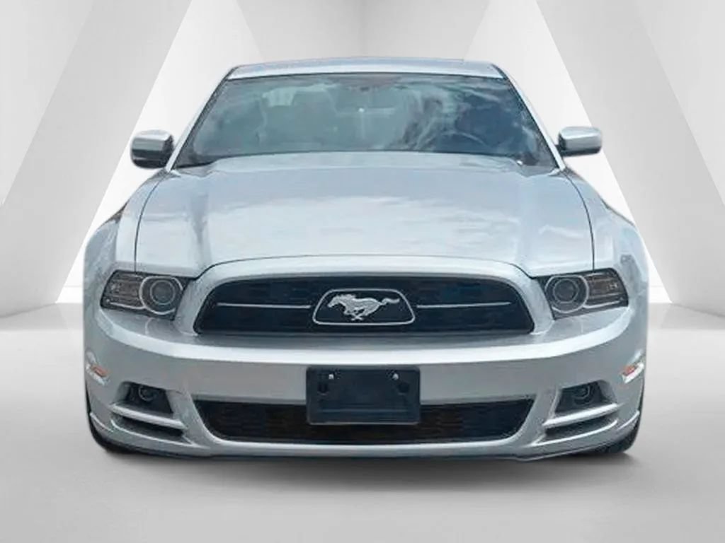 Used 2013 Ford Mustang Premium RWD image 2