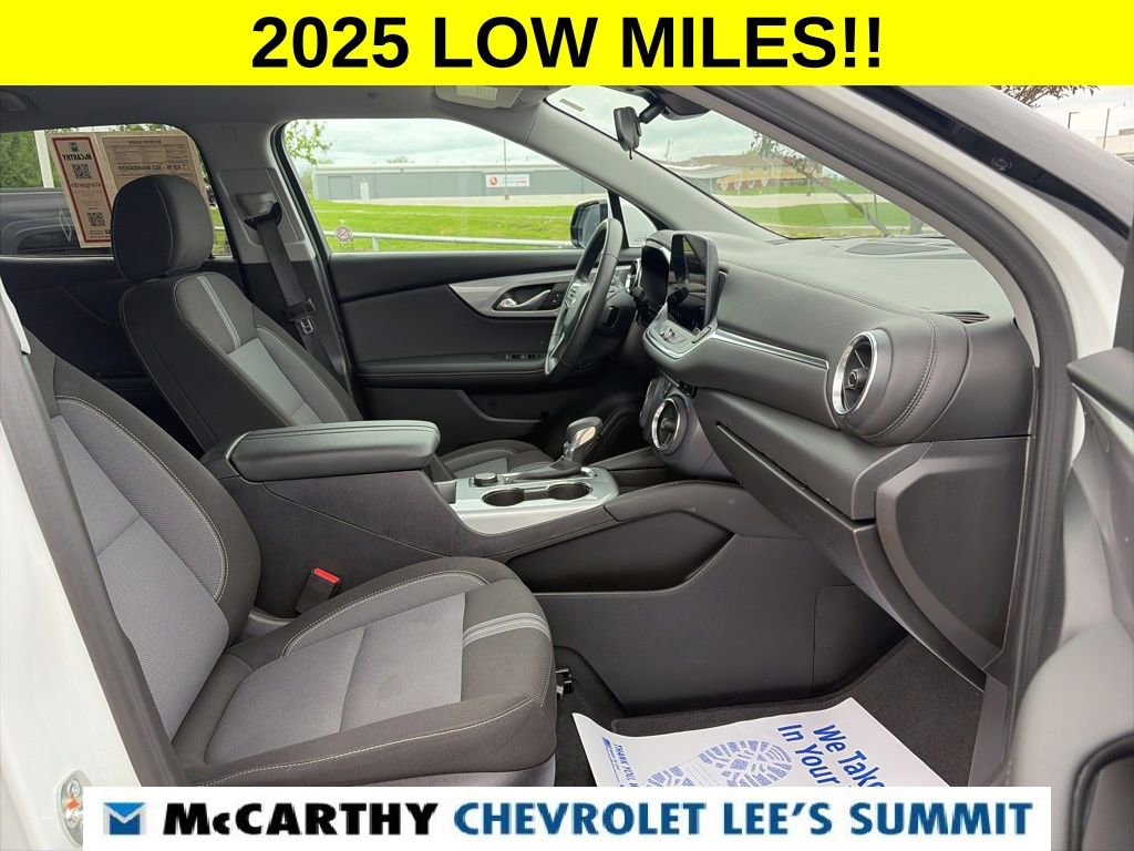 Used 2025 Chevrolet Blazer LT FWD image 25
