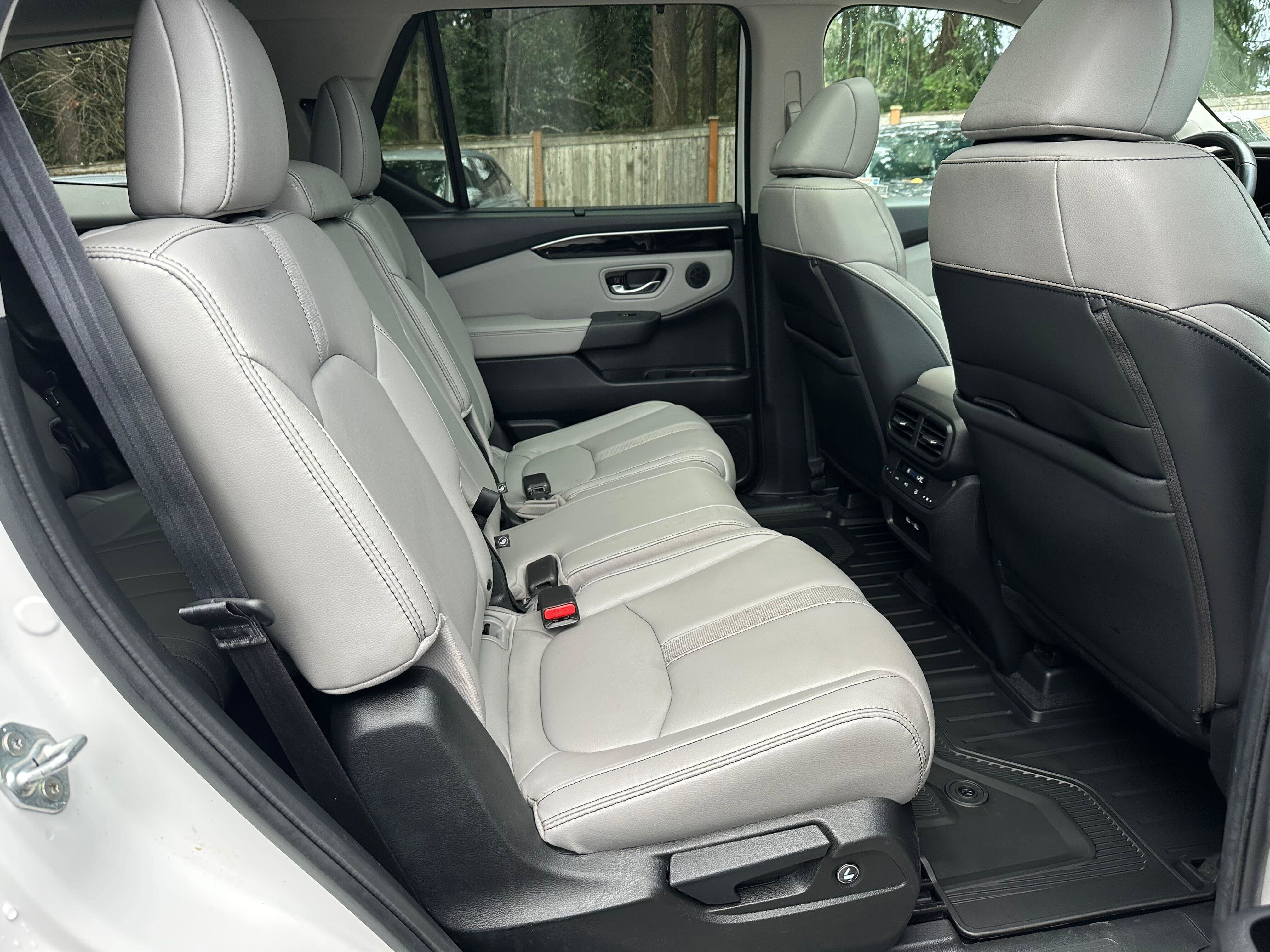 Used 2023 Honda Pilot Touring image 12