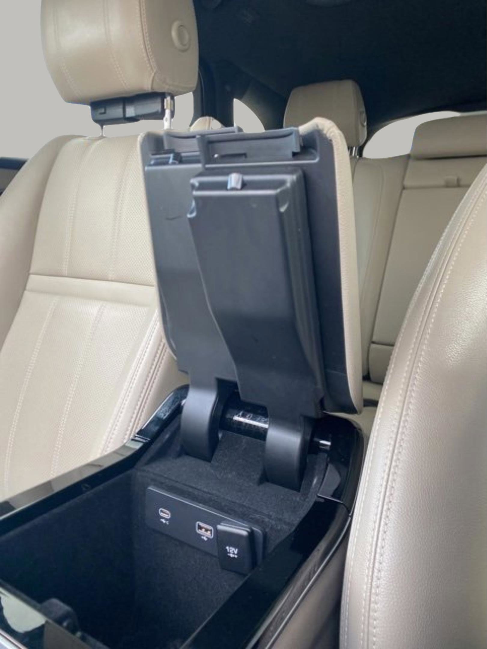 Used 2021 Land Rover Range Rover Velar R-Dynamic S image 26