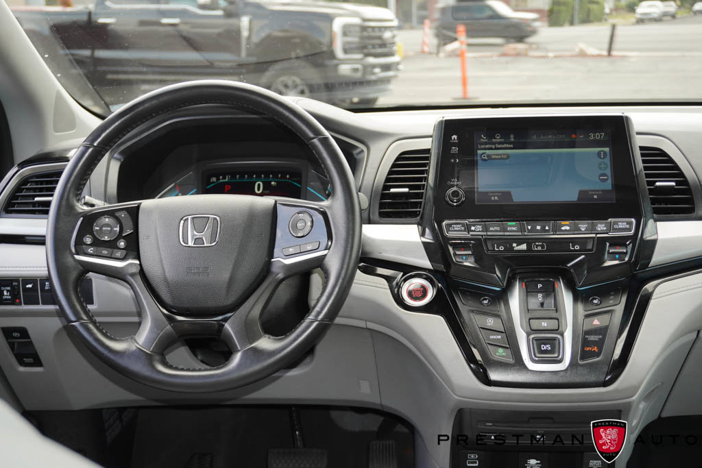 Used 2024 Honda Odyssey Touring image 2