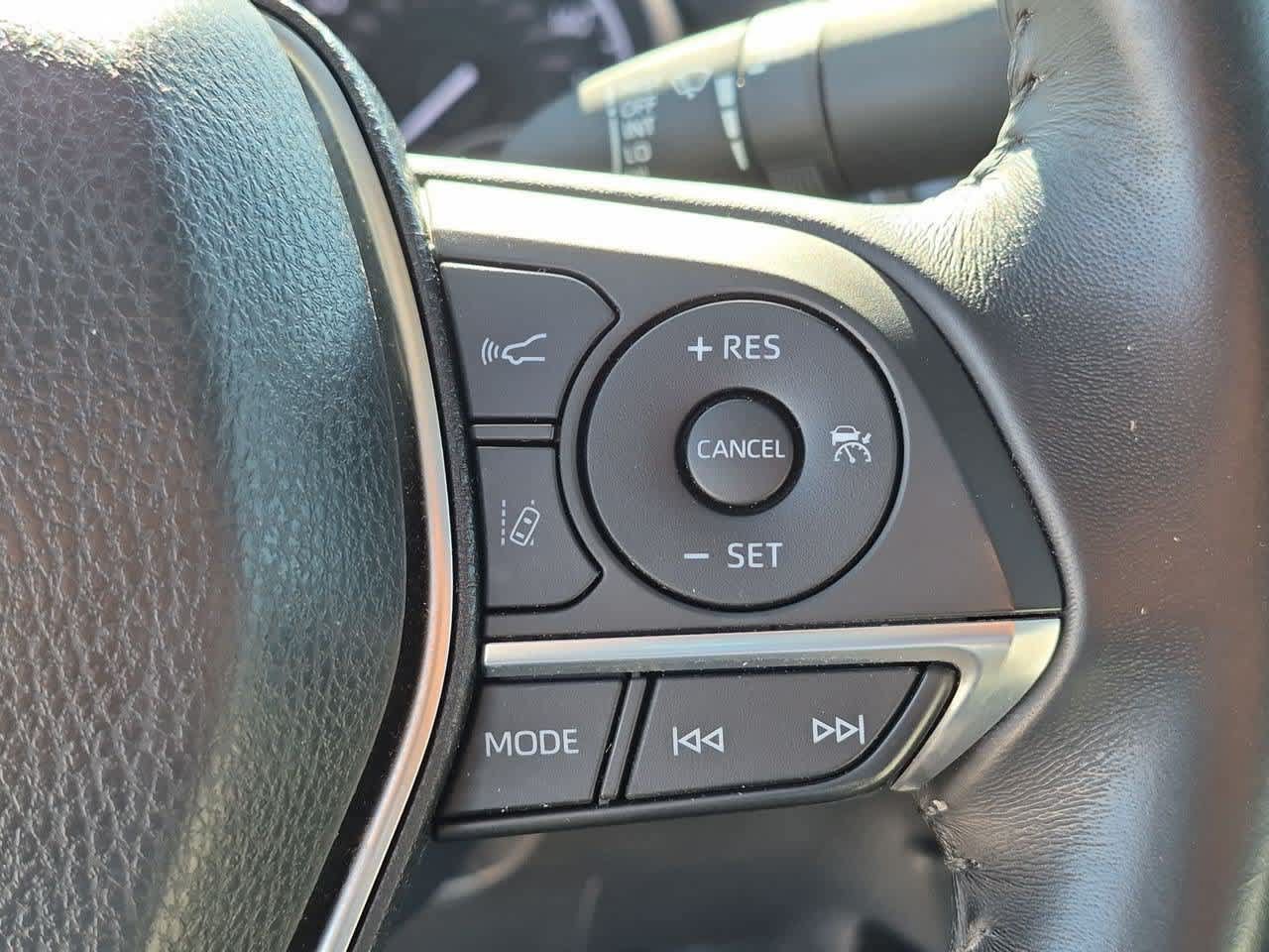 Used 2018 Toyota Camry XLE w/ Driver Assist Package FWD image 18