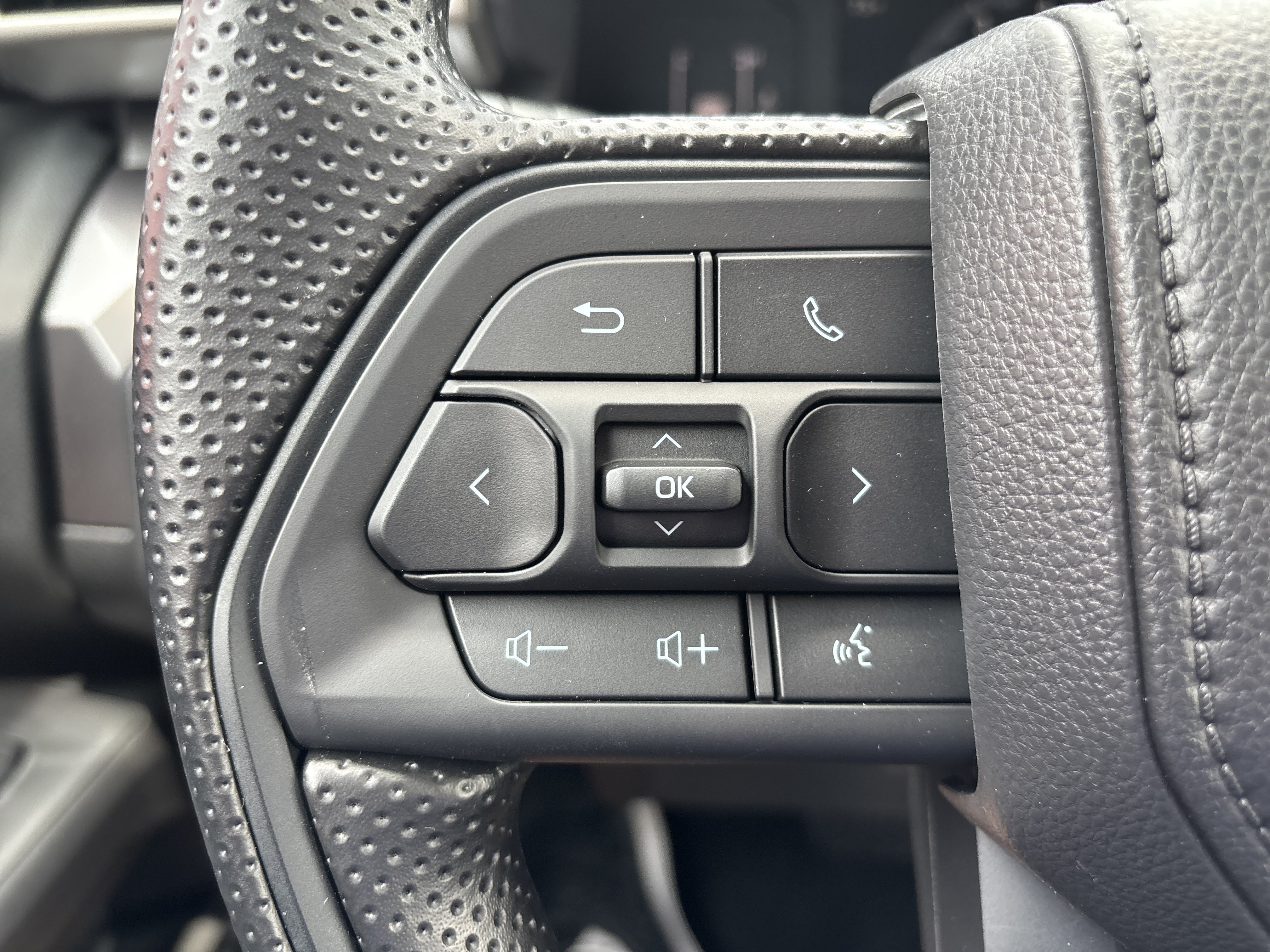 Certified 2026 Toyota Tacoma SR5 AWD/4WD image 18