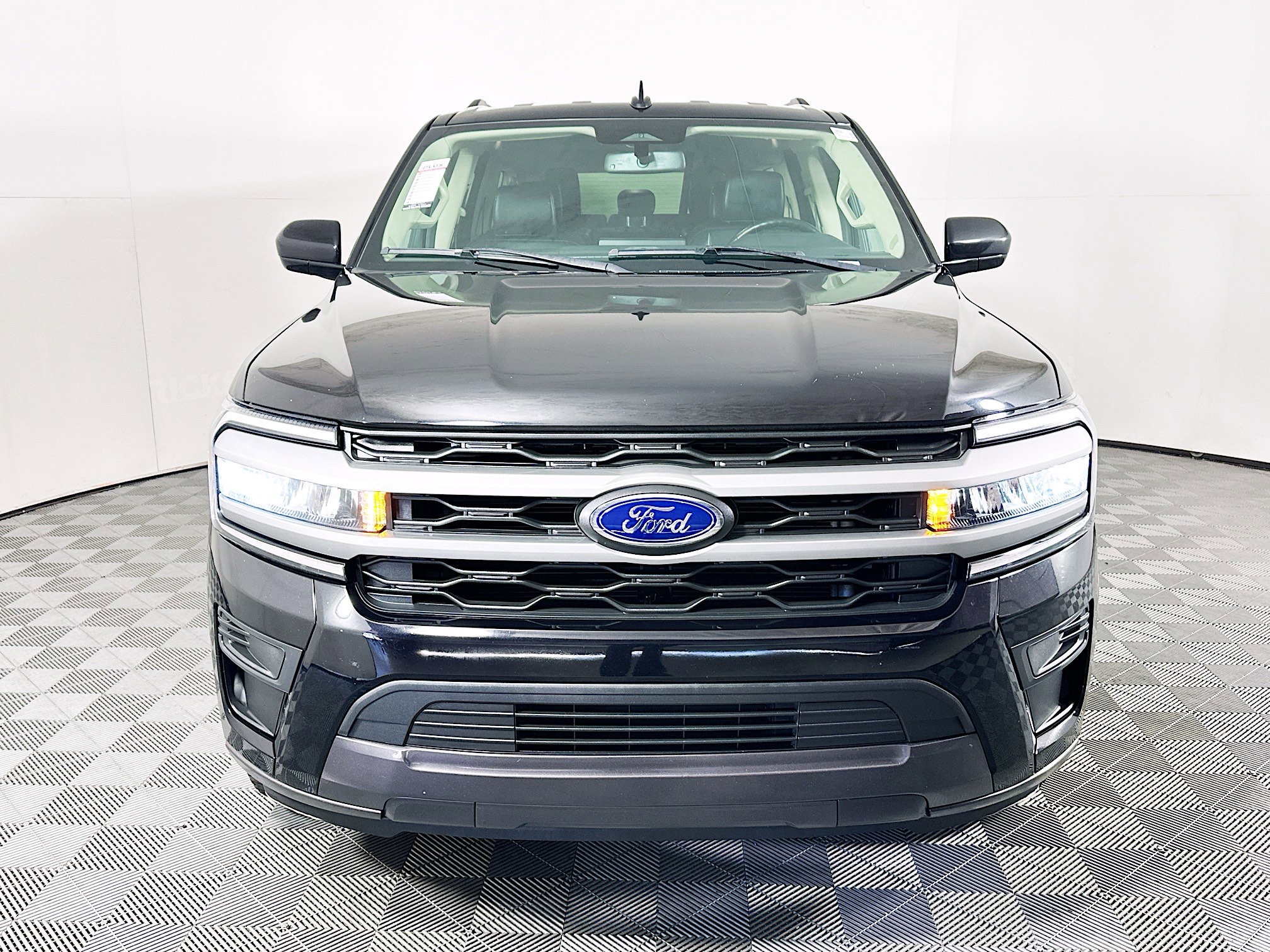 Used 2024 Ford Expedition Max XLT image 8