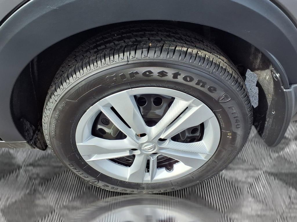 Certified 2025 Nissan Kicks Play S image 18