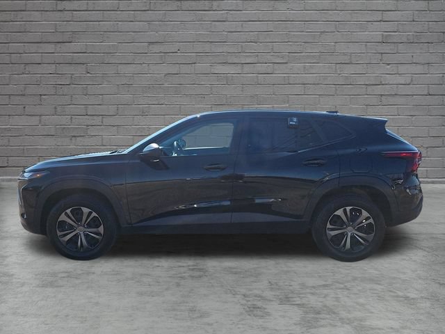Used 2024 Chevrolet Trax LS w/ Driver Confidence Package FWD image 2