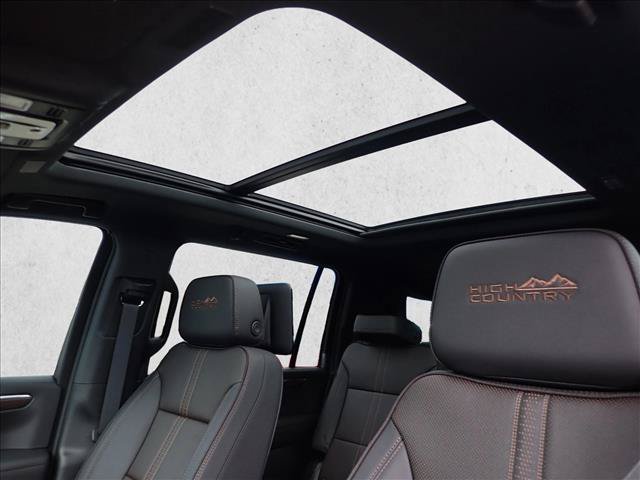 New 2026 Chevrolet Suburban High Country AWD/4WD image 15