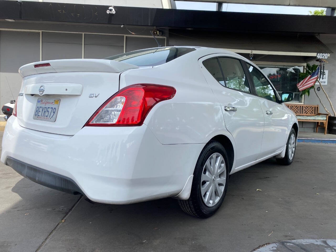 Used 2019 Nissan Versa SV FWD image 7