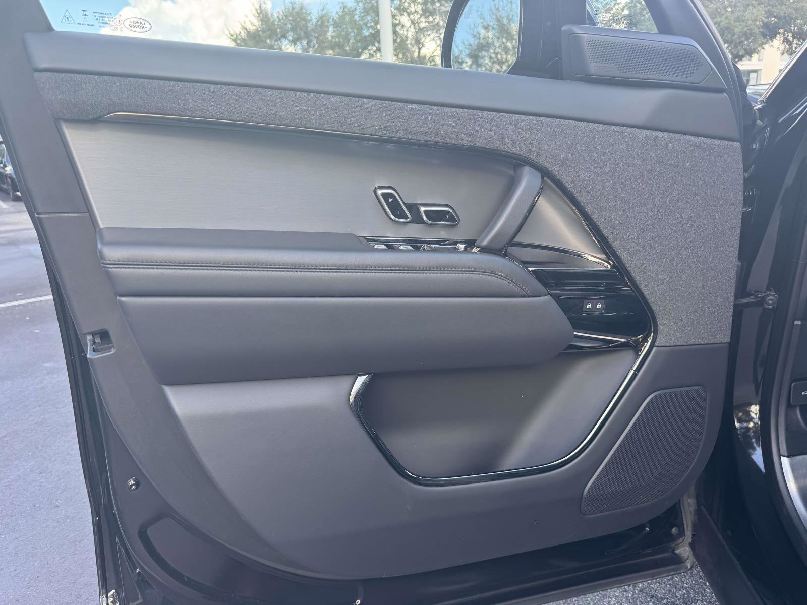 Used 2024 Land Rover Range Rover Sport Dynamic SE image 17