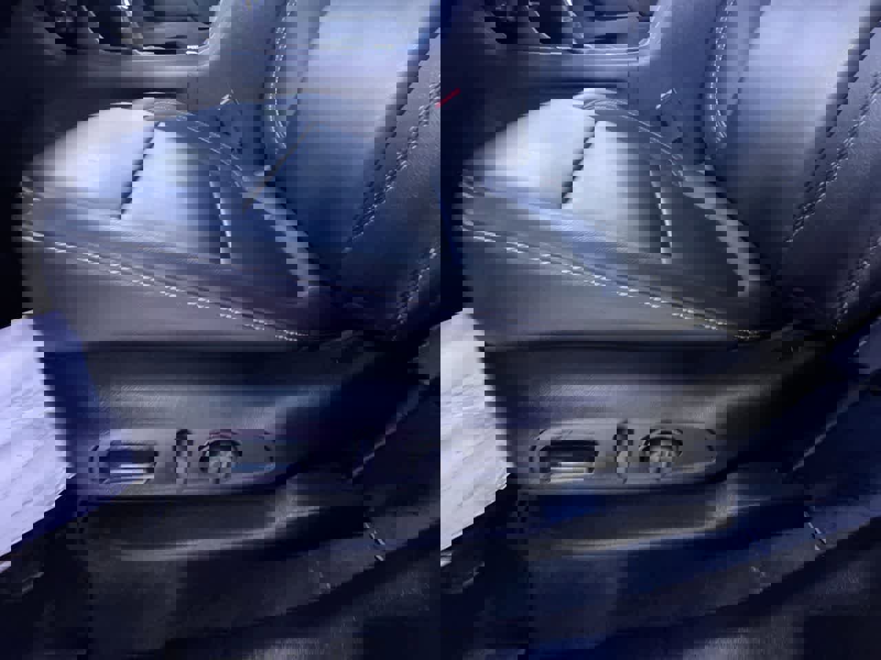 Used 2023 Chevrolet Traverse LT w/ LT Premium Package image 13