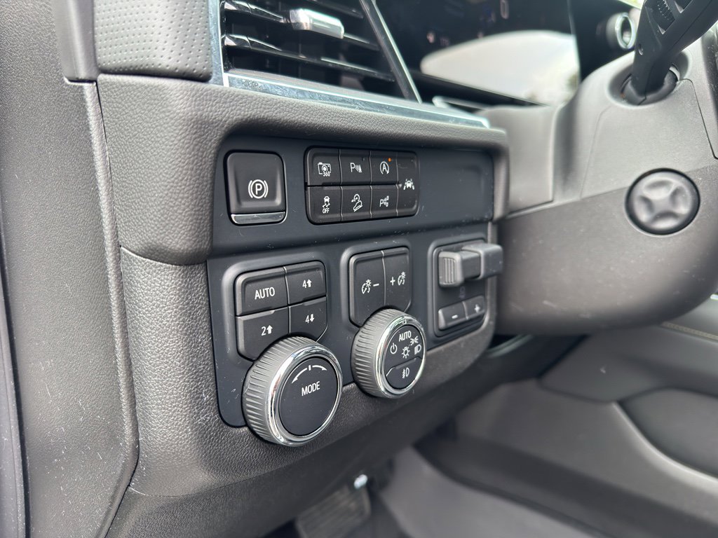 Used 2025 Chevrolet Suburban Premier w/ Sun And Tow Package image 13