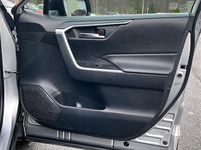 Used 2019 Toyota RAV4 XLE image 20