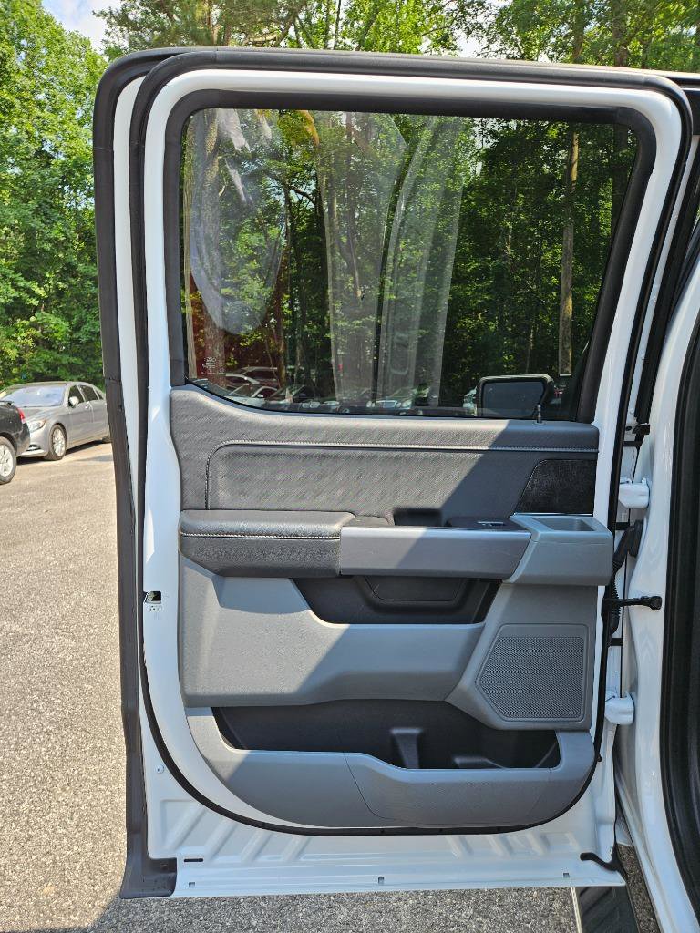Used 2022 Ford F150 XLT w/ Equipment Group 302A High image 33