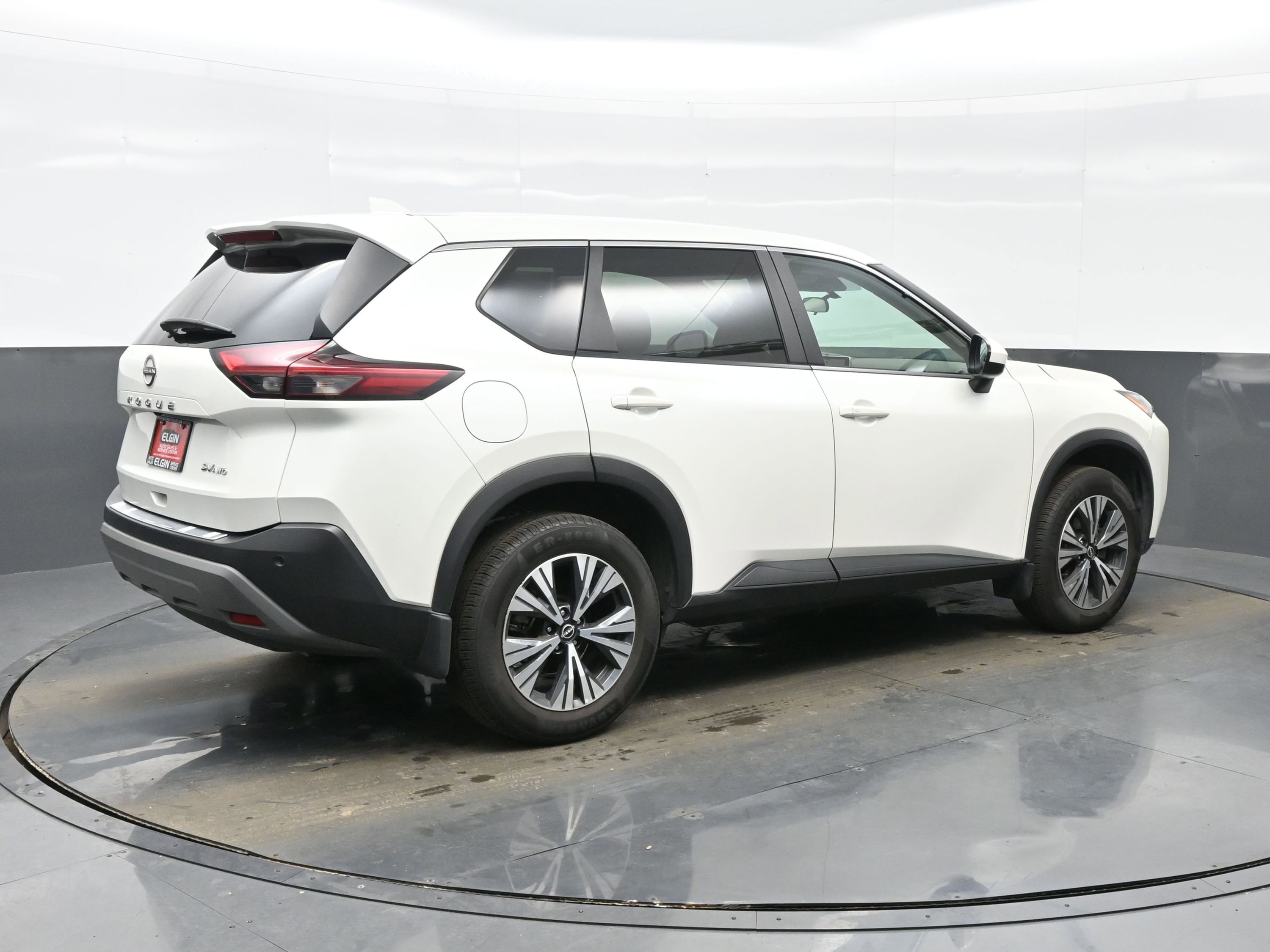 Used 2023 Nissan Rogue SV image 6
