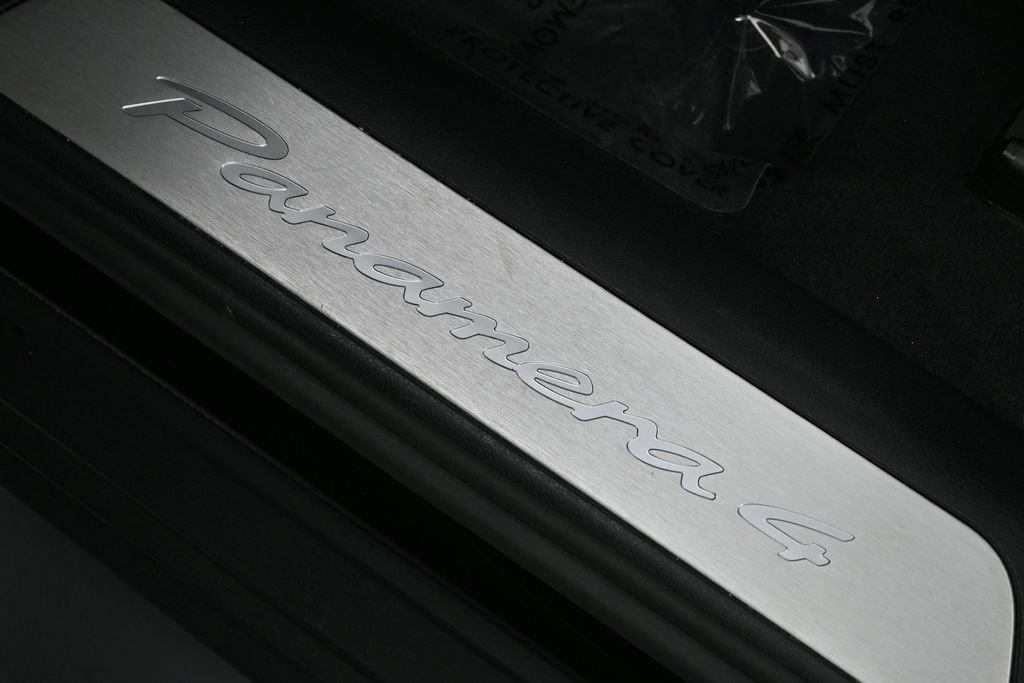 Certified 2025 Porsche Panamera 4 AWD/4WD image 24