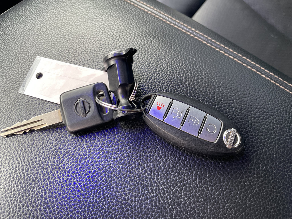 Used 2017 Nissan Titan SL image 45