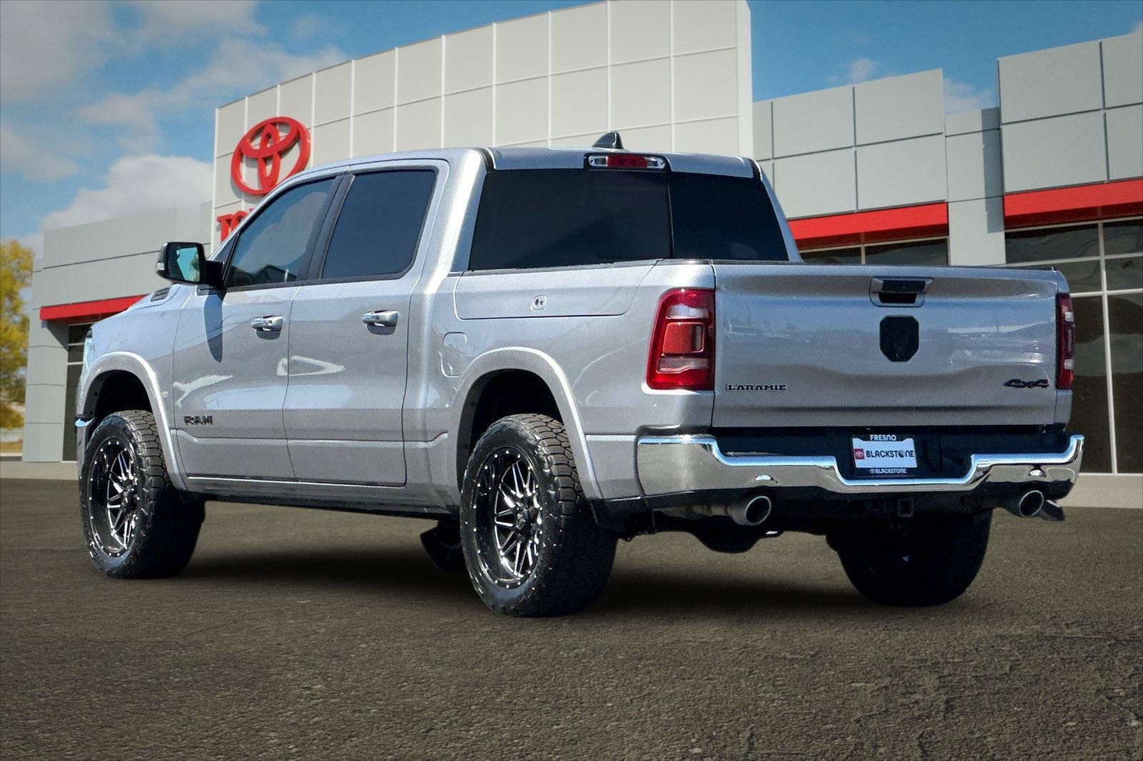 Used 2022 RAM 1500 Laramie AWD/4WD image 5