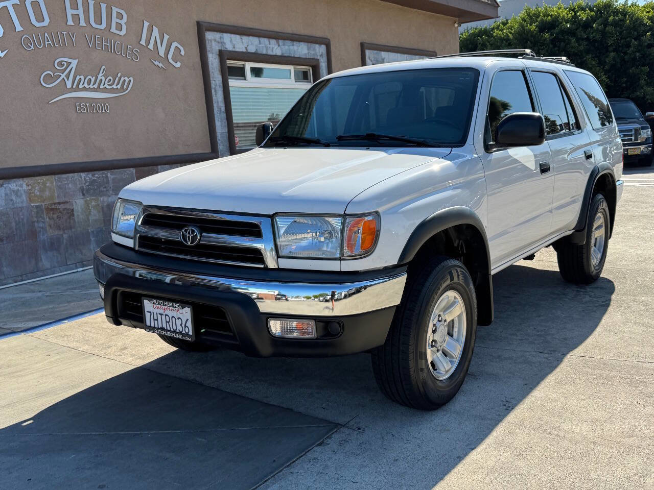 Used 2000 Toyota 4Runner Base 4dr SUV image 2