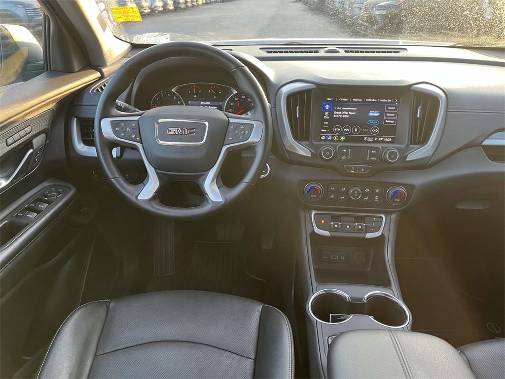 Used 2024 GMC Terrain SLT image 16