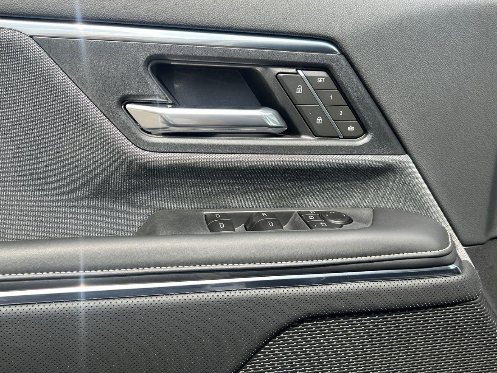 New 2026 GMC Sierra EV Elevation w/ Premium Package AWD/4WD image 11