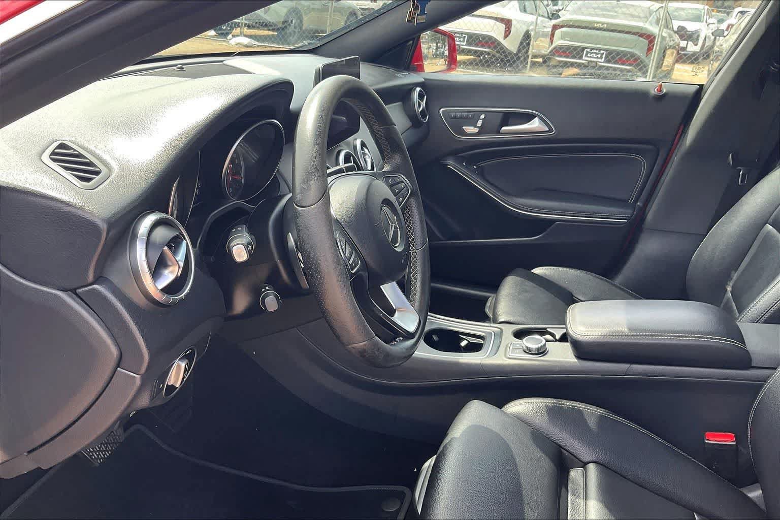 Used 2018 Mercedes-Benz CLA 250 image 2
