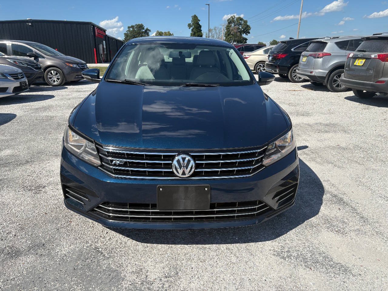 Used 2018 Volkswagen Passat 2.0T R-Line FWD image 2